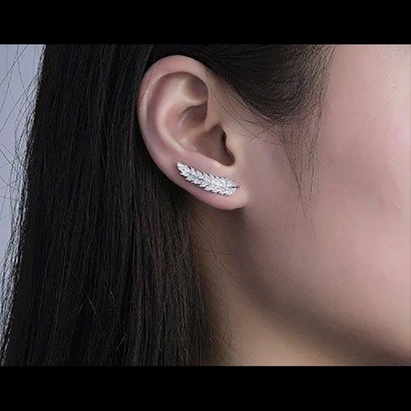 SILVER TONE Feather Ear Climber - Picture 4 of 8